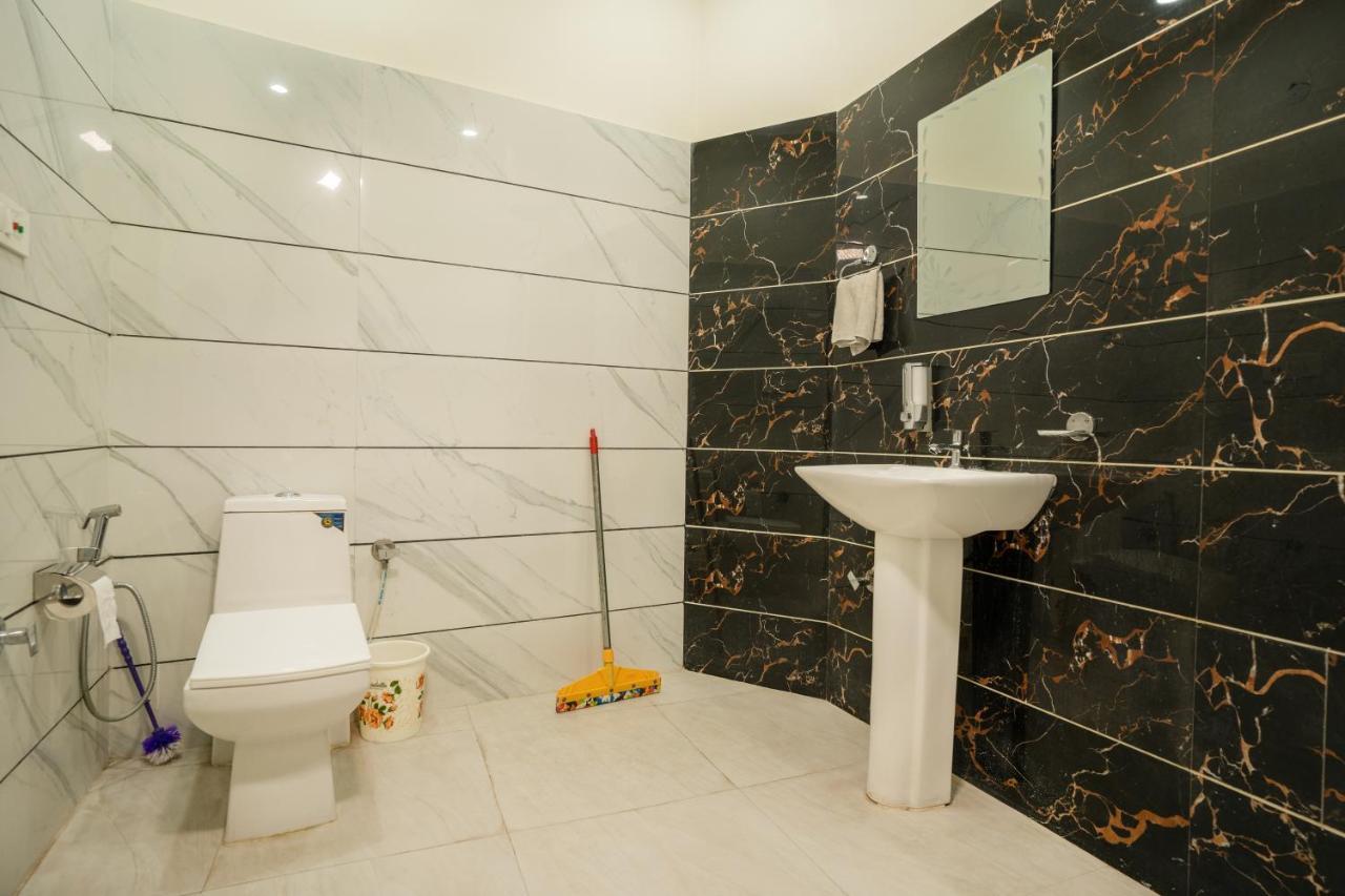 Gostops Amritsar, Chatiwind Gate Room photo