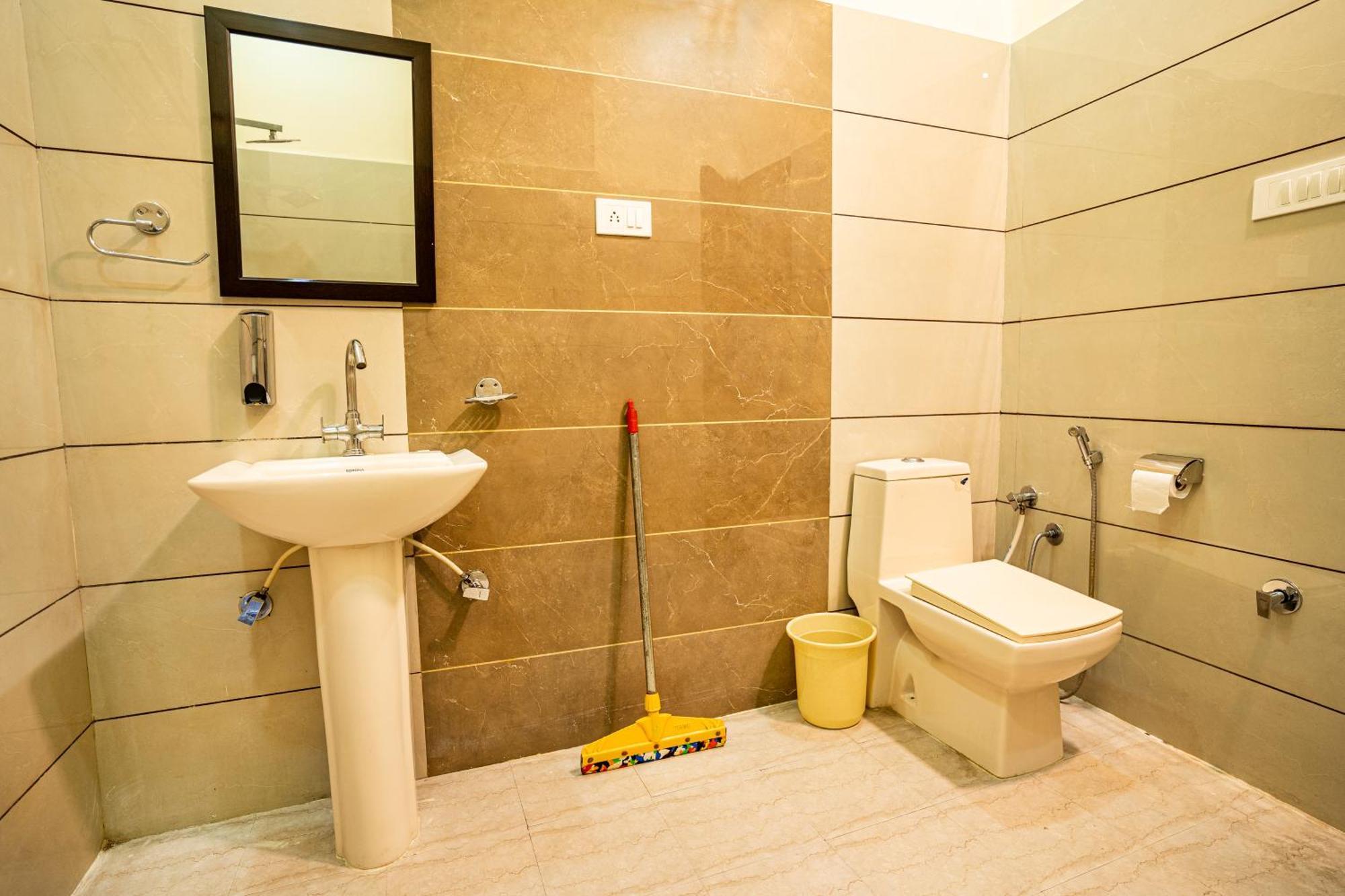Gostops Amritsar, Chatiwind Gate Room photo